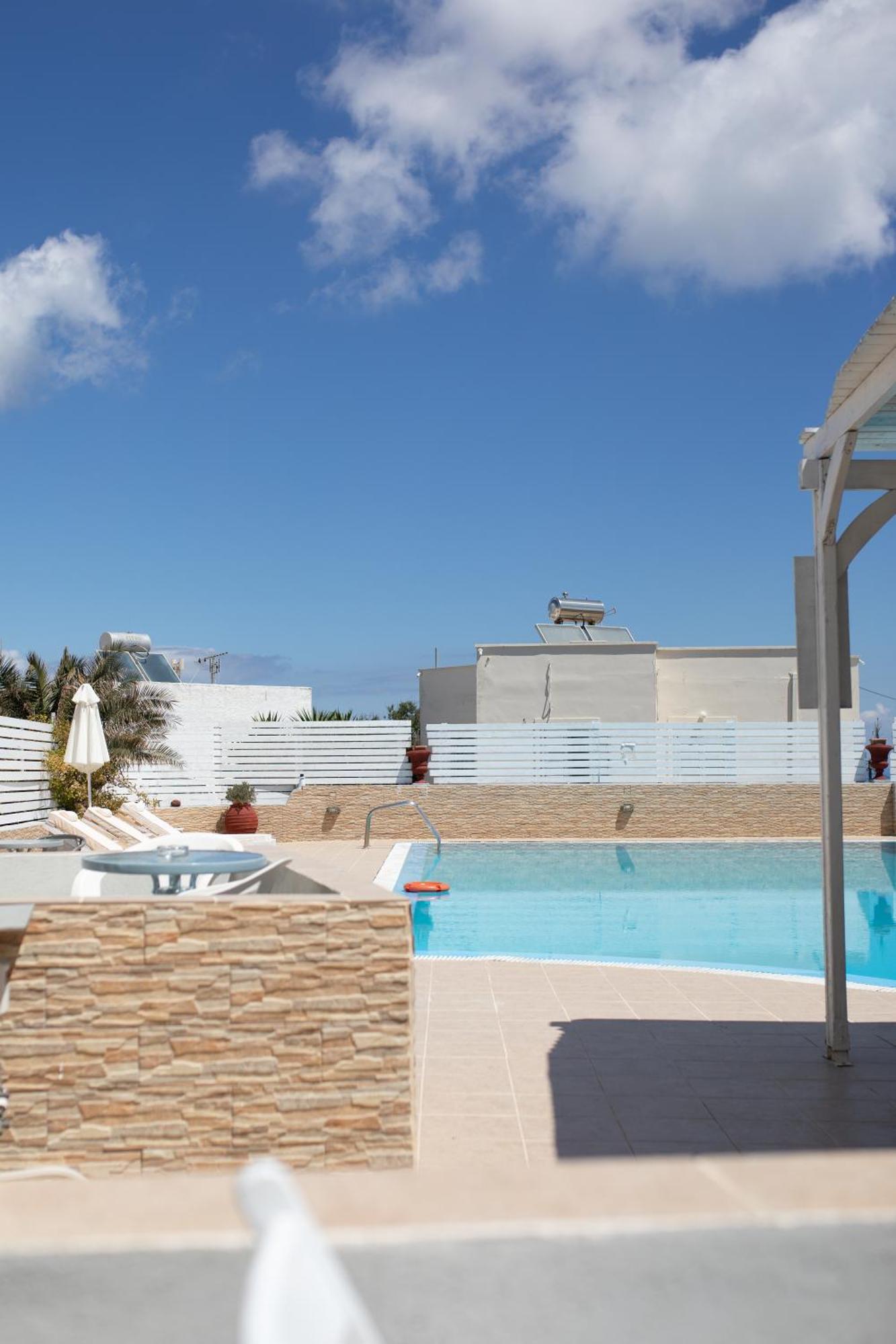 Hotel Thirasia Fira  Phòng bức ảnh
