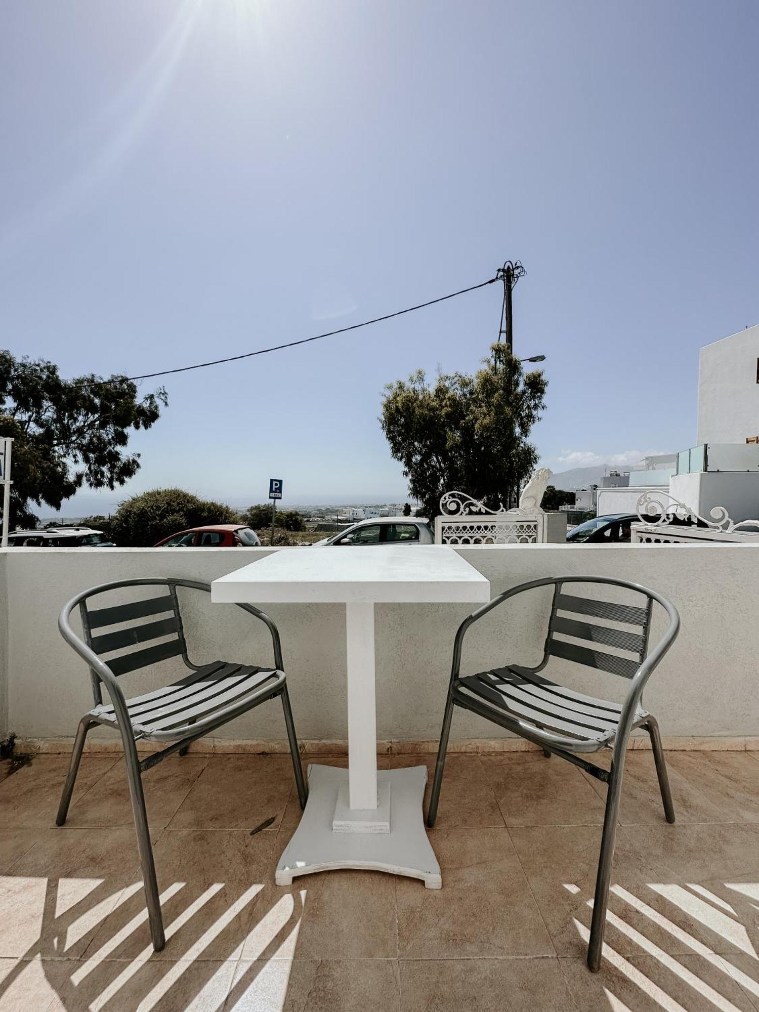 Hotel Thirasia Fira  Phòng bức ảnh